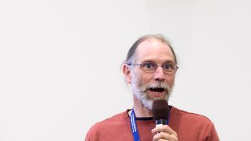speaker with microphone